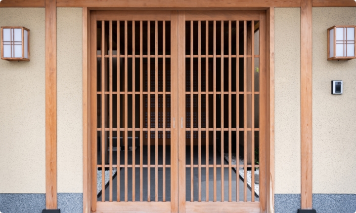 味わいのある古材・建具