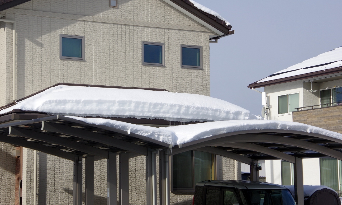 積雪の重みと屋根形状まで見て、はじめて雪国の耐震