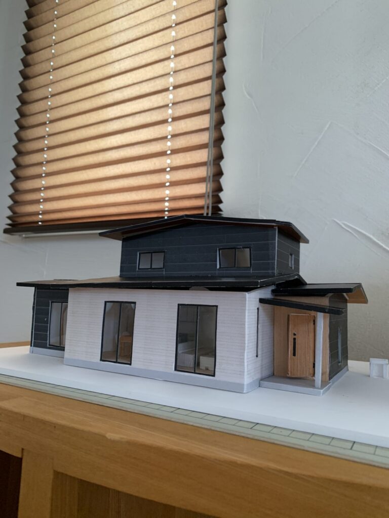 八戸市・十和田市・三沢市でリノベするなら　　「わが家のリノベ」 モデルハウスの住宅模型作りました