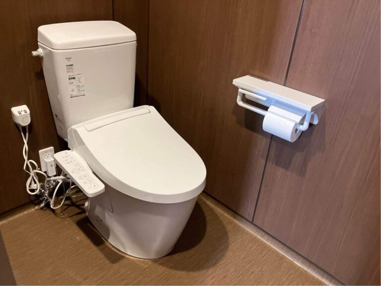 八戸市・十和田市・三沢市でビルのリノベも　　「わが家のリノベ」 テナントビルのトイレリノベ